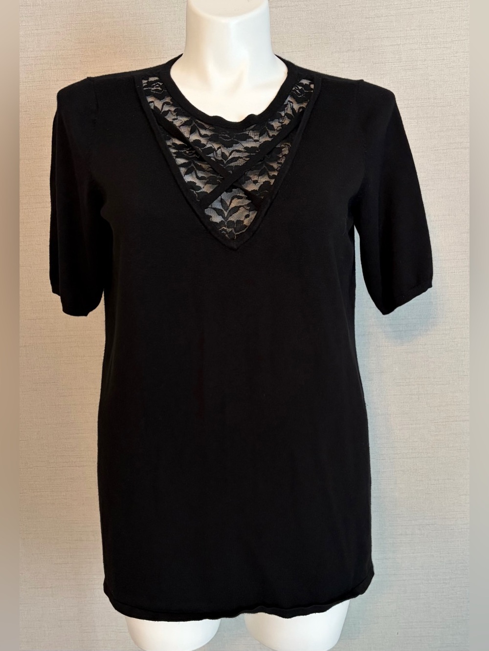Size 2(X) Torrid Women's Sweatery Top